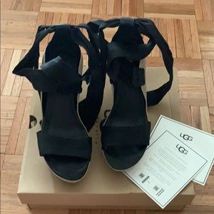 UGG AUSTRALIA JULES SILK BLACK TIE WEDGE SANDAL